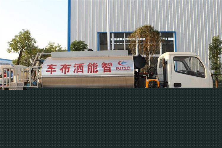 東風福瑞卡4方瀝青灑布車